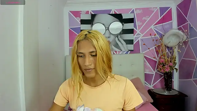 Brisahott online show from February 2025 01:59:02 PM