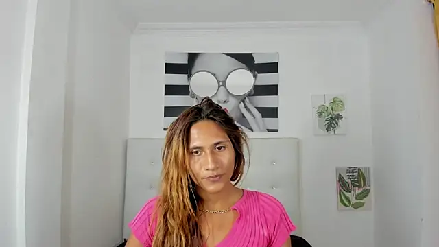 Brisahott online show from September 2025 01:50:01 AM