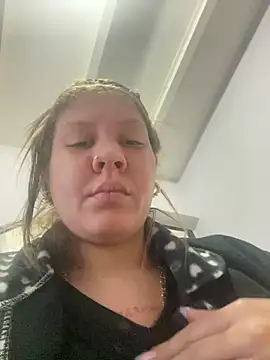 Snapshot of andreinitahg chatting on December 2024 06:05:01 PM andreinitahg online show from December 2024 06:05:01 PM