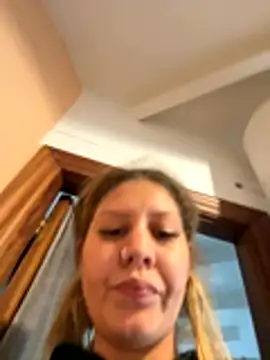 Snapshot of andreinitahg chatting on October 2025 05:11:01 PM andreinitahg online show from October 2025 05:11:01 PM