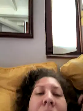 Snapshot of andreinitahg chatting on December 2025 12:11:02 PM andreinitahg online show from December 2025 12:11:02 PM