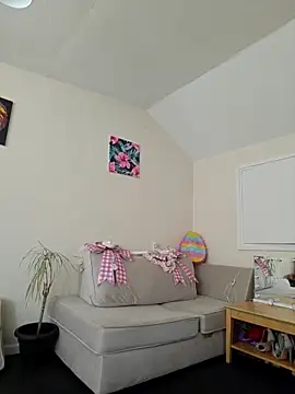 Snapshot of Milky_flexy_cat chatting on April 2026 01:39:01 PM Milky flexy cat online show from April 2026 01:39:01 PM