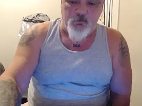 Snapshot of Newfiesausage1972 chatting on January 2025 05:46:01 PM Newfiesausage1972 online show from January 2025 05:46:01 PM