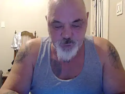 Snapshot of Newfiesausage1972 chatting on January 2025 06:21:01 PM Newfiesausage1972 online show from January 2025 06:21:01 PM