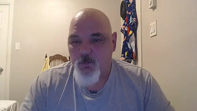 Snapshot of Newfiesausage1972 chatting on February 2025 02:18:01 PM Newfiesausage1972 online show from February 2025 02:18:01 PM