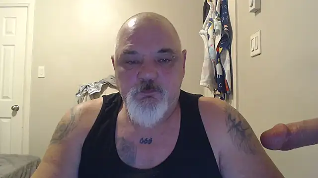 Snapshot of Newfiesausage1972 chatting on February 2025 09:26:02 PM Newfiesausage1972 online show from February 2025 09:26:02 PM