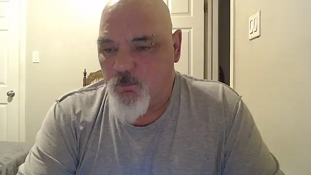 Snapshot of Newfiesausage1972 chatting on February 2025 10:58:01 AM Newfiesausage1972 online show from February 2025 10:58:01 AM