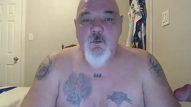 Snapshot of Newfiesausage1972 chatting on March 2025 01:08:01 PM Newfiesausage1972 online show from March 2025 01:08:01 PM