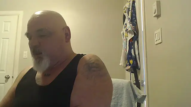 Snapshot of Newfiesausage1972 chatting on March 2025 08:08:01 PM Newfiesausage1972 online show from March 2025 08:08:01 PM