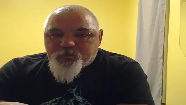 Snapshot of Newfiesausage1972 chatting on November 2025 01:51:02 AM Newfiesausage1972 online show from November 2025 01:51:02 AM