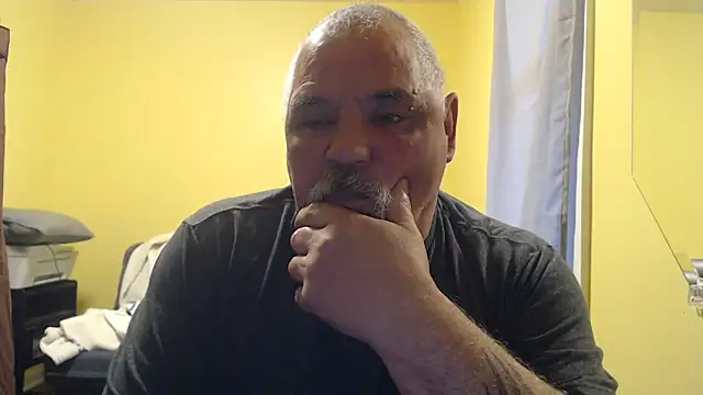 Snapshot of Newfiesausage1972 chatting on November 2025 12:36:02 PM Newfiesausage1972 online show from November 2025 12:36:02 PM