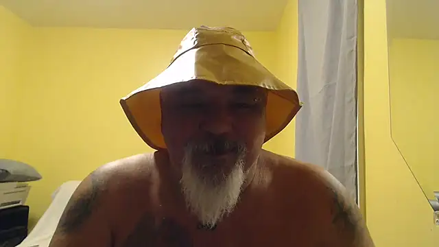 Snapshot of Newfiesausage1972 chatting on November 2025 11:54:01 AM Newfiesausage1972 online show from November 2025 11:54:01 AM