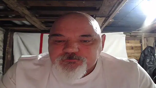 Snapshot of Newfiesausage1972 chatting on November 2025 11:15:01 PM Newfiesausage1972 online show from November 2025 11:15:01 PM