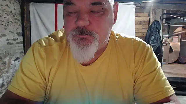 Snapshot of Newfiesausage1972 chatting on November 2025 10:04:01 AM Newfiesausage1972 online show from November 2025 10:04:01 AM