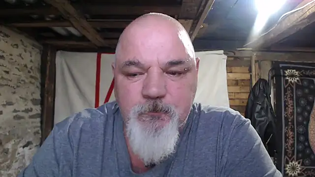 Snapshot of Newfiesausage1972 chatting on November 2025 08:56:01 PM Newfiesausage1972 online show from November 2025 08:56:01 PM