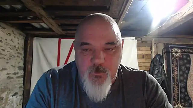 Snapshot of Newfiesausage1972 chatting on December 2025 09:57:01 PM Newfiesausage1972 online show from December 2025 09:57:01 PM