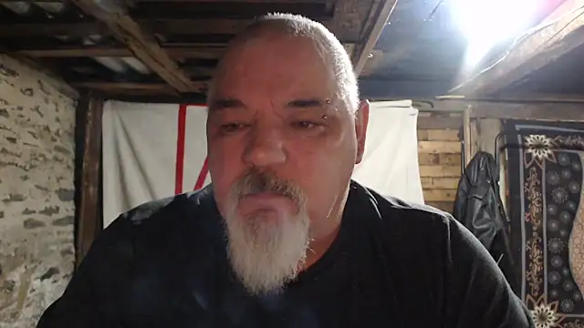 Snapshot of Newfiesausage1972 chatting on December 2025 09:13:02 AM Newfiesausage1972 online show from December 2025 09:13:02 AM