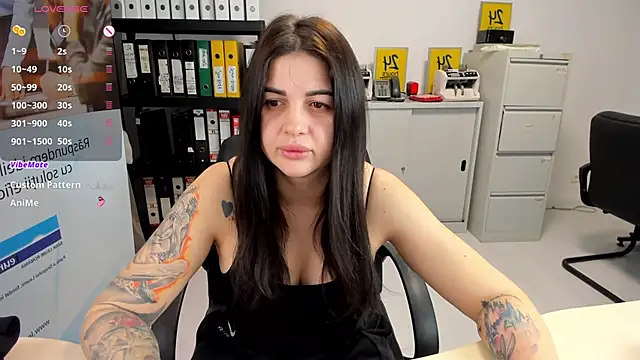 Snapshot of TiffanySweet chatting on January 2025 07:10:01 PM TiffanySweet online show from January 2025 07:10:01 PM