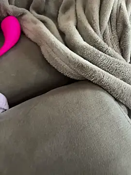 MetLena online show from October 2025 01:12:01 PM