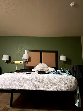 1BeautyN1Beast online show from November 2025 01:47:01 AM