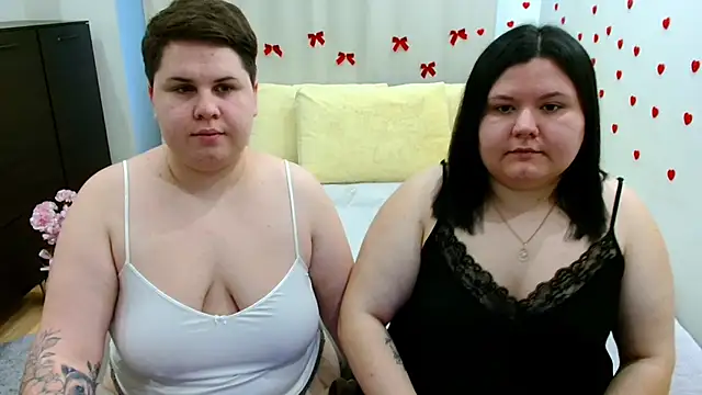 BeckyAndHellen online show from November 2025 11:11:01 AM