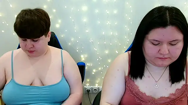 BeckyAndHellen online show from April 2026 09:45:01 AM