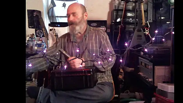 Snapshot of SirGarMack chatting on April 2026 04:07:01 PM SirGarMack online show from April 2026 04:07:01 PM