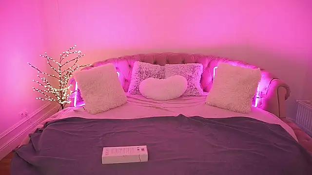 CarolinaDia online show from March 2026 09:30:01 PM