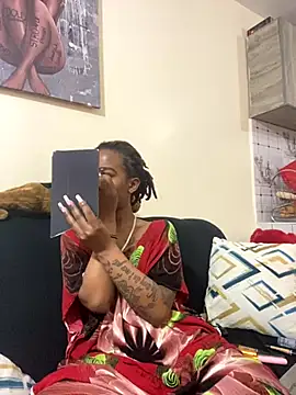 Snapshot of hoely_grail01 chatting on November 2025 07:06:01 PM hoely grail01 online show from November 2025 07:06:01 PM