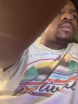 Snapshot of gaimov3r2024 chatting on November 2025 10:43:02 PM gaimov3r2024 online show from November 2025 10:43:02 PM