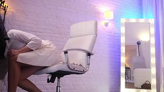 Snapshot of Nylon_Legs chatting on January 2026 10:03:02 PM Nylon Legs online show from January 2026 10:03:02 PM