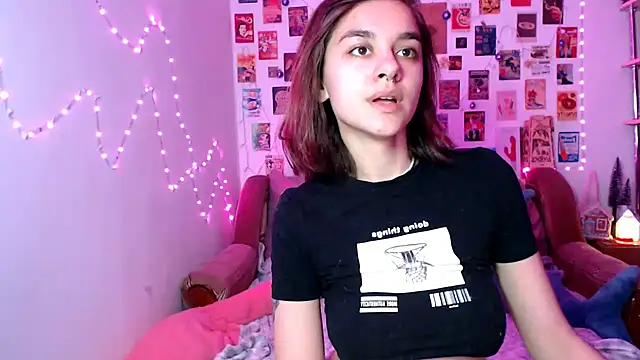 Snapshot of Celine_Dionn chatting on December 2024 05:43:01 PM Celine Dionn online show from December 2024 05:43:01 PM