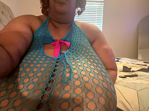 Missredboneo12 online show from September 2025 04:34:01 PM