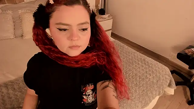 Twwiiggy online show from January 2025 08:12:01 PM