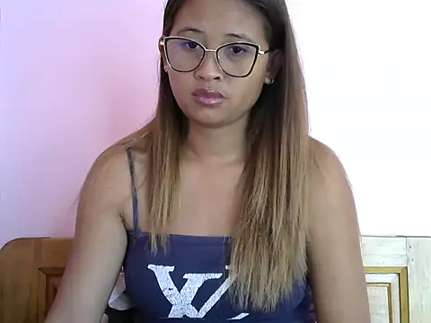 Snapshot of karen_sexy69 chatting on September 2025 06:26:02 AM karen sexy69 online show from September 2025 06:26:02 AM