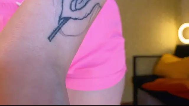 EmmyAmbros online show from October 2025 11:14:01 PM