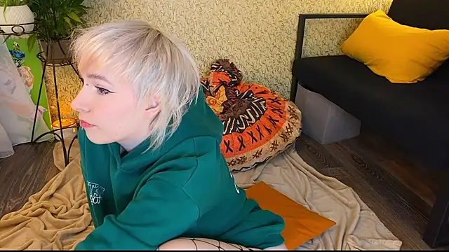 EmmyAmbros online show from December 2025 09:58:02 AM