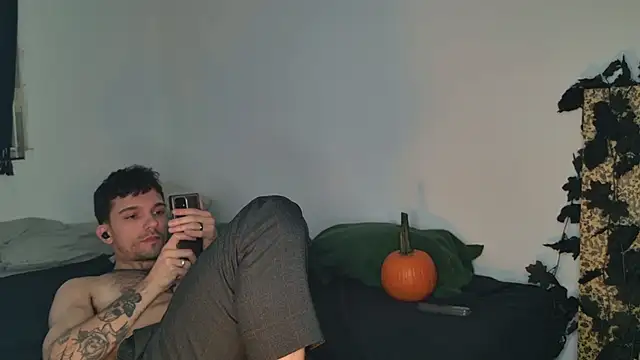 JackDesFeux online show from October 2025 09:37:02 PM