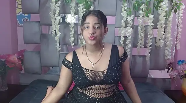 Snapshot of Sofia_Hernandez_ chatting on December 2024 07:14:02 PM Sofia Hernandez online show from December 2024 07:14:02 PM