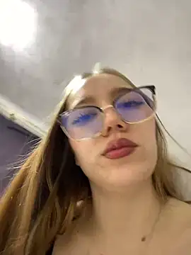 melody-dy online show from February 2025 09:09:01 PM