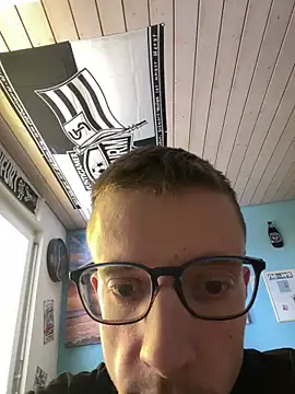 Snapshot of Sturmi18 chatting on March 2026 09:37:02 AM Sturmi18 online show from March 2026 09:37:02 AM