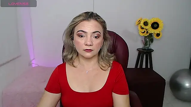 Snapshot of ana_milf chatting on February 2026 02:46:01 PM ana milf online show from February 2026 02:46:01 PM