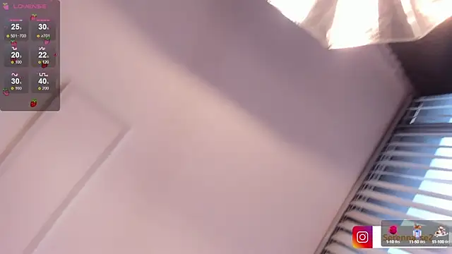 Snapshot of serenna_se chatting on February 2025 08:03:01 PM serenna se online show from February 2025 08:03:01 PM