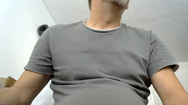 Snapshot of michaelbobby chatting on July 2026 09:27:01 AM michaelbobby online show from July 2026 09:27:01 AM
