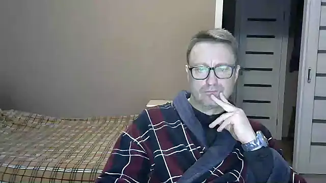 Snapshot of HarrySnake chatting on December 2024 12:02:01 PM HarrySnake online show from December 2024 12:02:01 PM