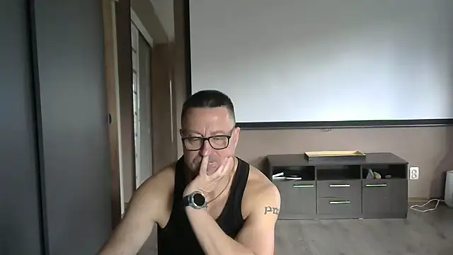 Snapshot of HarrySnake chatting on September 2025 10:59:01 AM HarrySnake online show from September 2025 10:59:01 AM