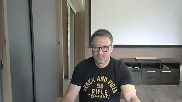 Snapshot of HarrySnake chatting on October 2025 11:52:01 AM HarrySnake online show from October 2025 11:52:01 AM