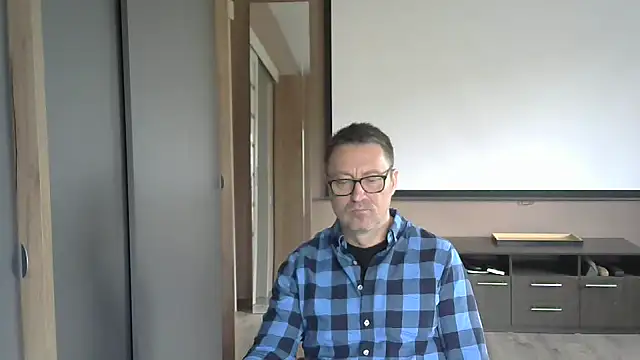 Snapshot of HarrySnake chatting on October 2025 08:13:01 AM HarrySnake online show from October 2025 08:13:01 AM