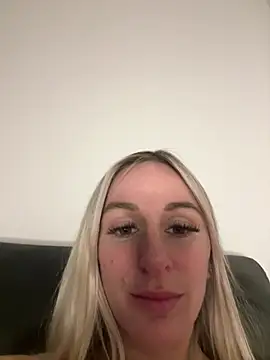 Snapshot of Liana_Lou chatting on January 2025 09:19:01 PM Liana Lou online show from January 2025 09:19:01 PM