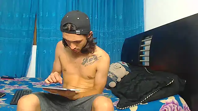 Hot Sharks  online show from October 2025 01:00:02 AM